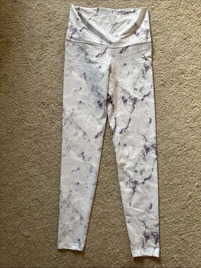 Old Navy White Leggings with Light Purple Marble Print